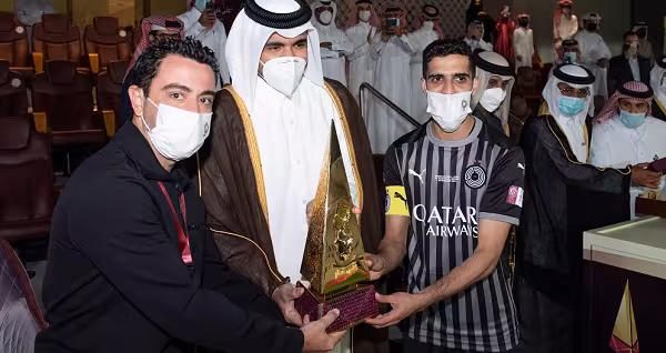 الشيخ جوعان يتوج فريق السد بطلا لكأس قطر لكرة القدم